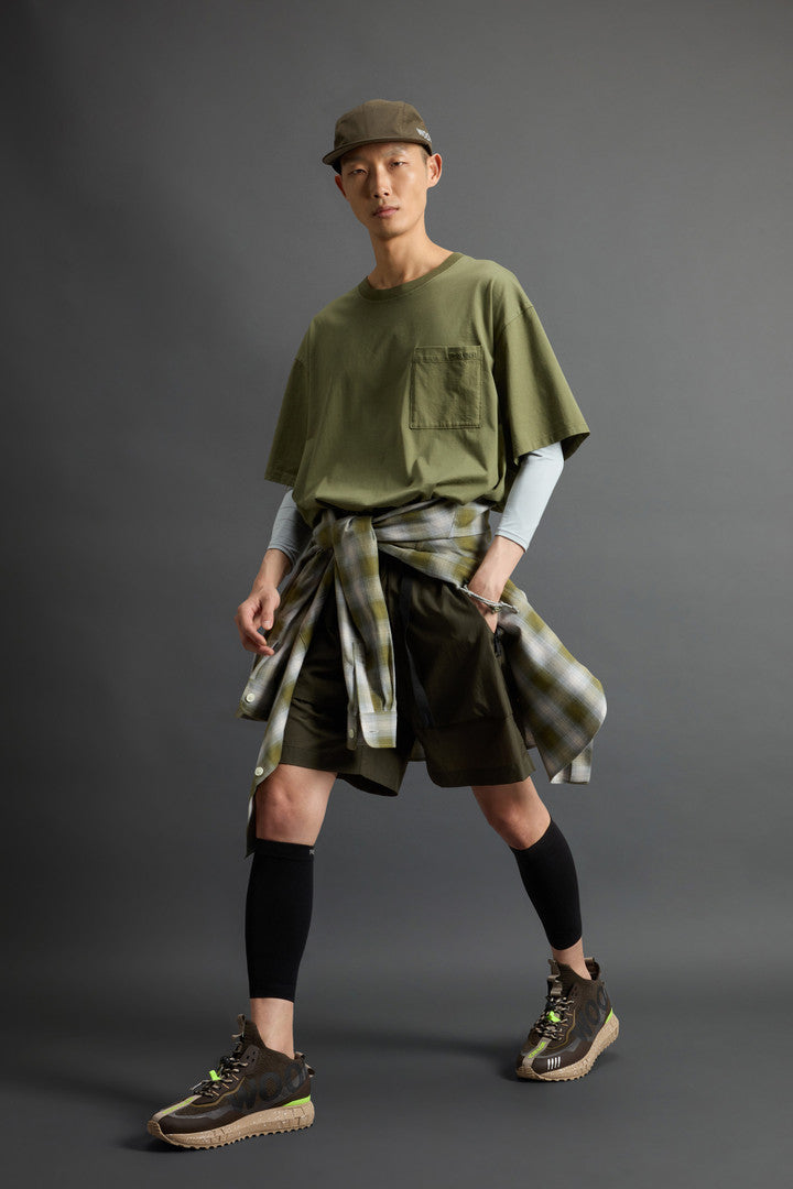 Pure Cotton T-Shirt by Todd Snyder (Black) - Detail View 2