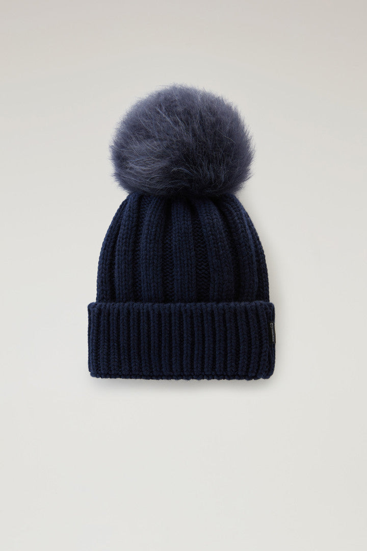 Girlsâ?Beanie in Pure Virgin Wool with Removable Pompon (Dry Rose) - Detail View 5