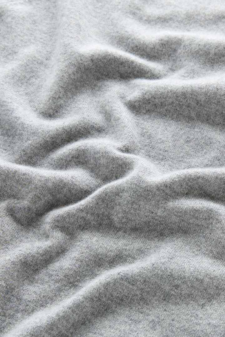 Luxe Crewneck Sweater in Pure Cashmere (Light Grey Melange) - Detail View 3