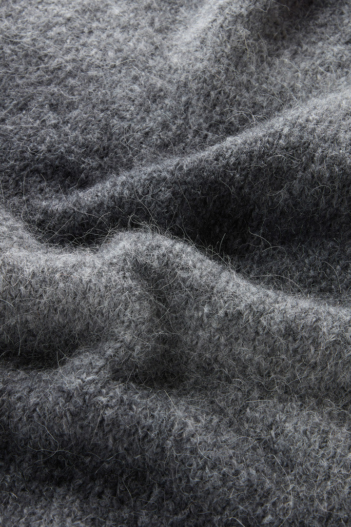Crewneck Sweater in Alpaca Blend with DÃ©gradÃ© Effect (Charcoal) - Detail View 3