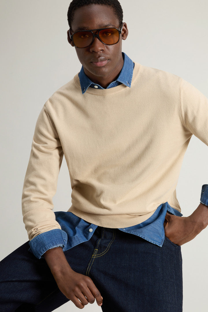 Crewneck Sweater in Pure Cotton with Embroidered Logo (White Pepper) - Detail View 3