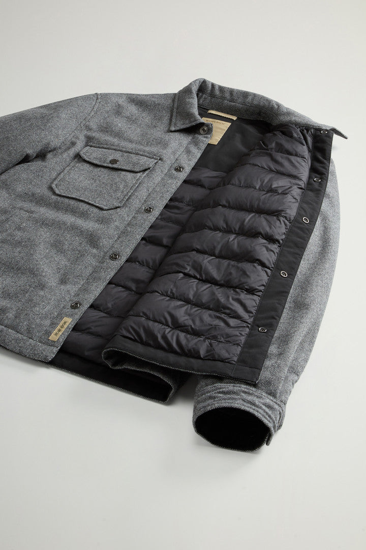 Alaskan Check Overshirt in Recycled Italian Wool Blend (Oatmeal Check) - Detail View 7