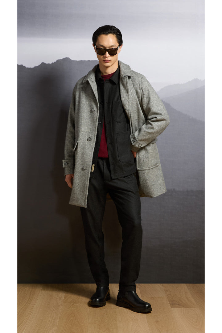 Coat in Pure Italian Wool Crafted Using a Loro Piana Fabric (Light Grey) - Detail View 10