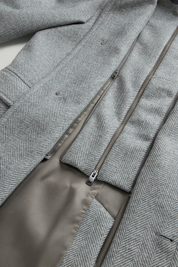 Coat in Pure Italian Wool Crafted Using a Loro Piana Fabric (Light Grey) - Detail View 7
