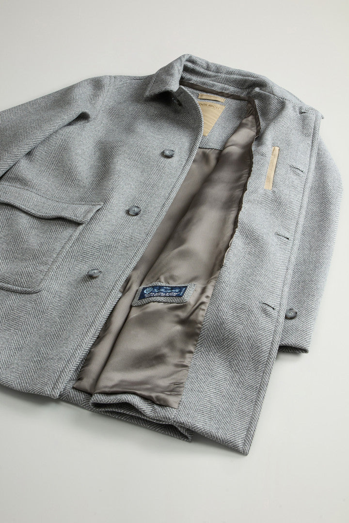 Coat in Pure Italian Wool Crafted Using a Loro Piana Fabric (Light Grey) - Detail View 9
