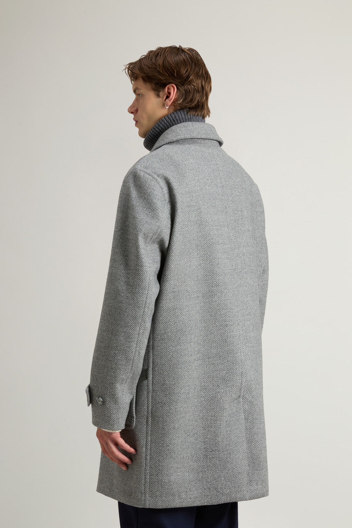 Coat in Pure Italian Wool Crafted Using a Loro Piana Fabric (Light Grey) - Detail View 3