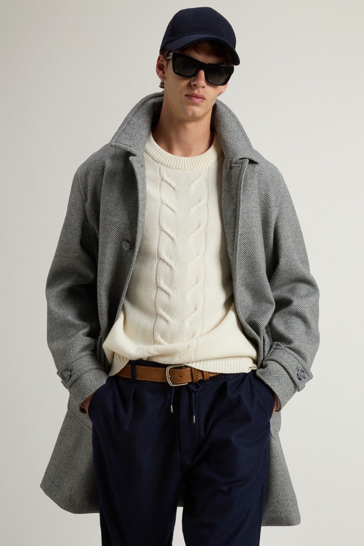 Coat in Pure Italian Wool Crafted Using a Loro Piana Fabric (Light Grey) - Detail View 4