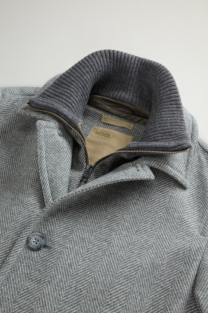 Coat in Pure Italian Wool Crafted Using a Loro Piana Fabric (Light Grey) - Detail View 5