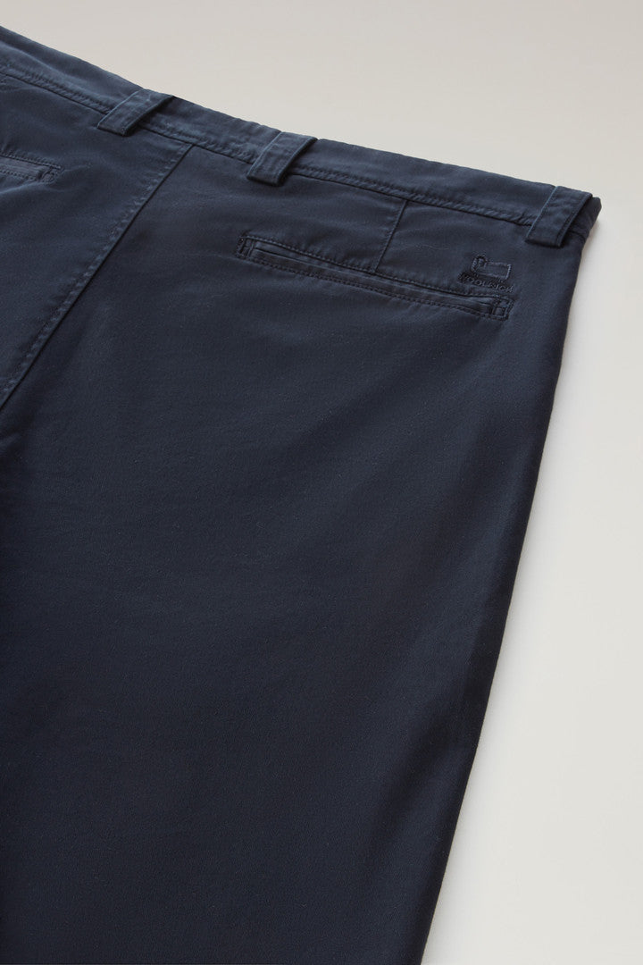 Garment-Dyed Cargo Shorts in Stretch Cotton (Lake Olive) - Detail View 6