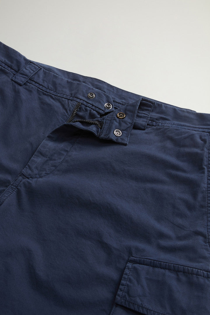 Garment-Dyed Cargo Short in Pure Cotton (Lake Olive) - Detail View 4