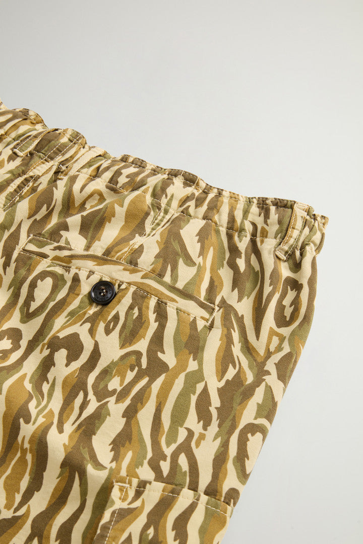 Garment-Dyed Linen-Blend Shorts with Shadowbark Motif (Beige Camo) - Detail View 6