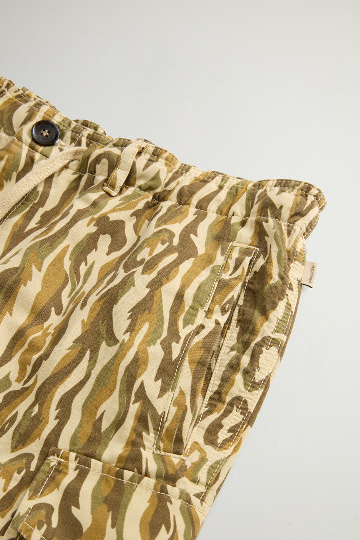 Garment-Dyed Linen-Blend Shorts with Shadowbark Motif (Beige Camo) - Detail View 5