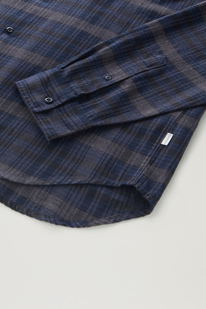 Check Shirt in Lightweight Flannel (Blue Hunting) - Detail View 2