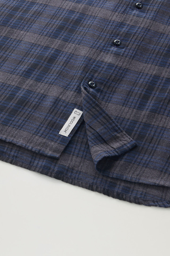 Check Shirt in Lightweight Flannel (Blue Hunting) - Detail View 3
