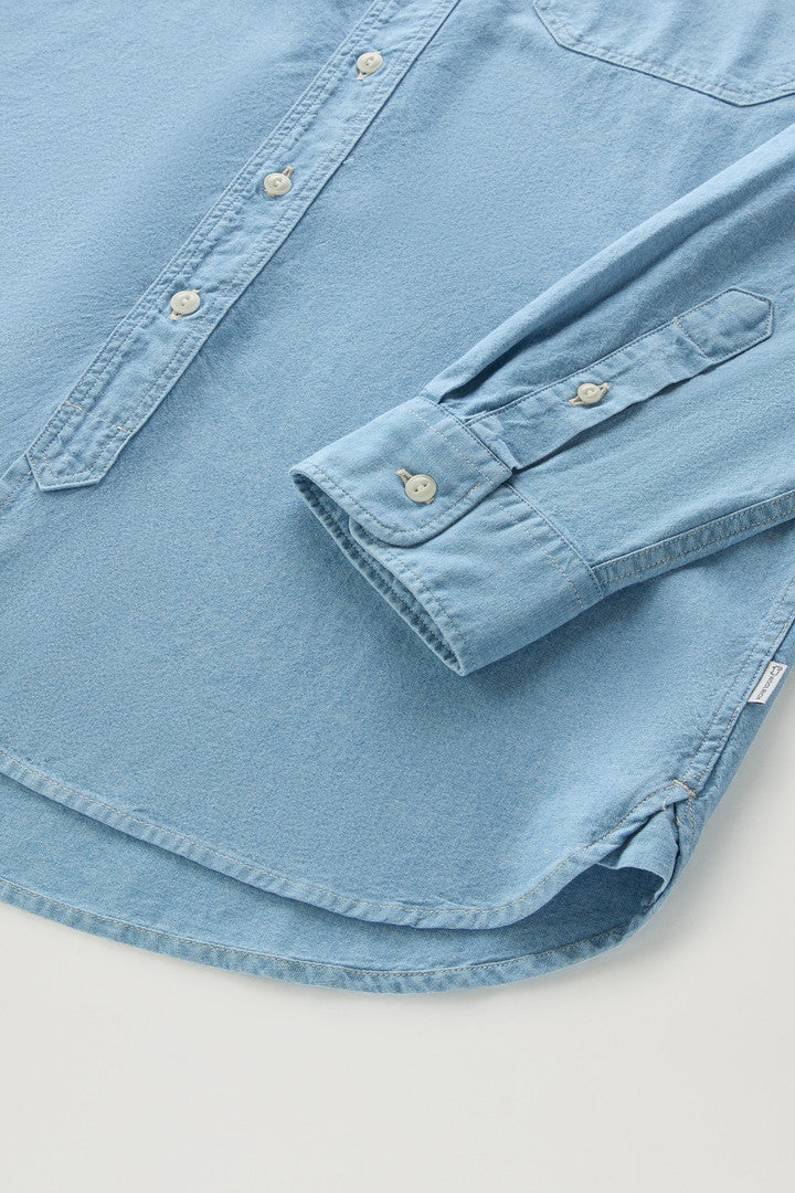 Chambray Shirt in Pure Cotton (Blue Chambray) - Detail View 2