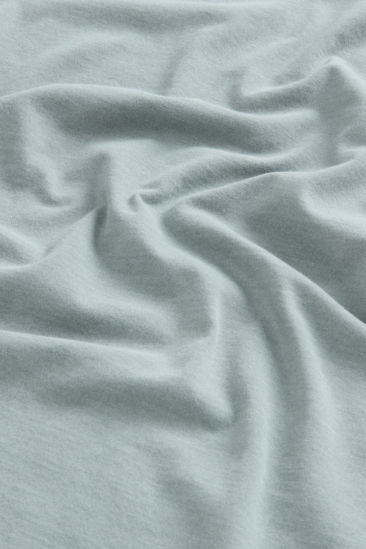 Garment-Dyed T-shirt in Light Pure Cotton (Chinois Green) - Detail View 6