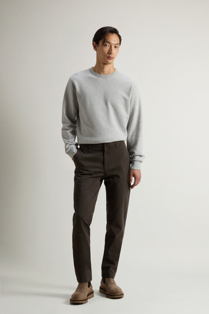 Garment-Dyed Chino Pants in Stretch Cotton Twill (Dark Green) - Detail View 1