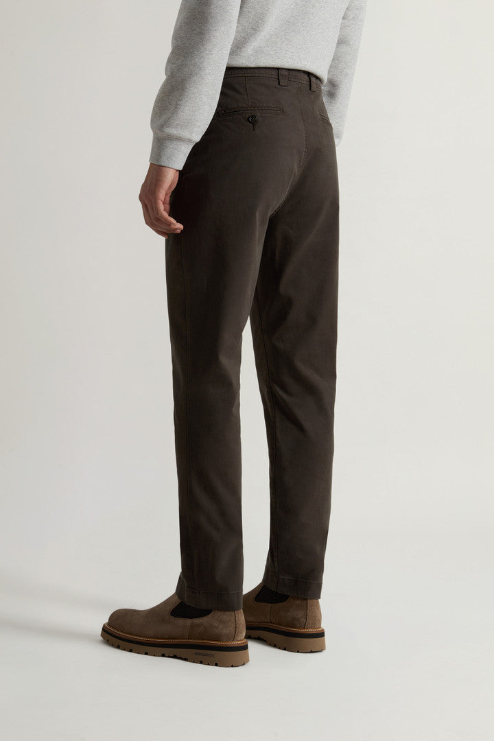 Garment-Dyed Chino Pants in Stretch Cotton Twill (Dark Green) - Detail View 3