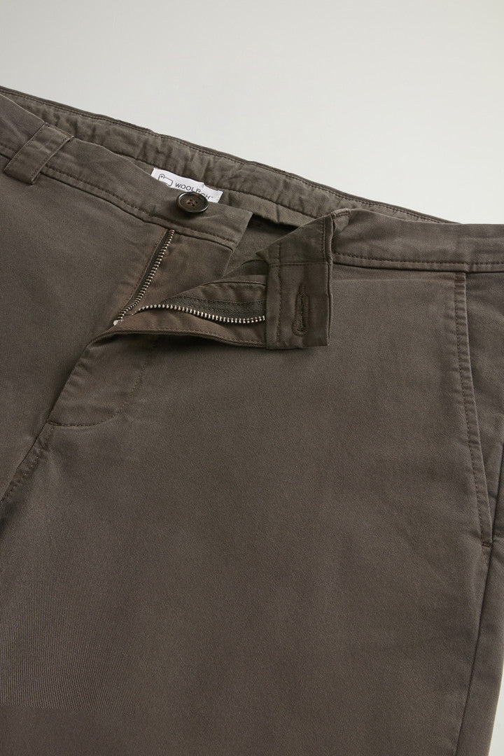 Garment-Dyed Chino Pants in Stretch Cotton Twill (Dark Green) - Detail View 5