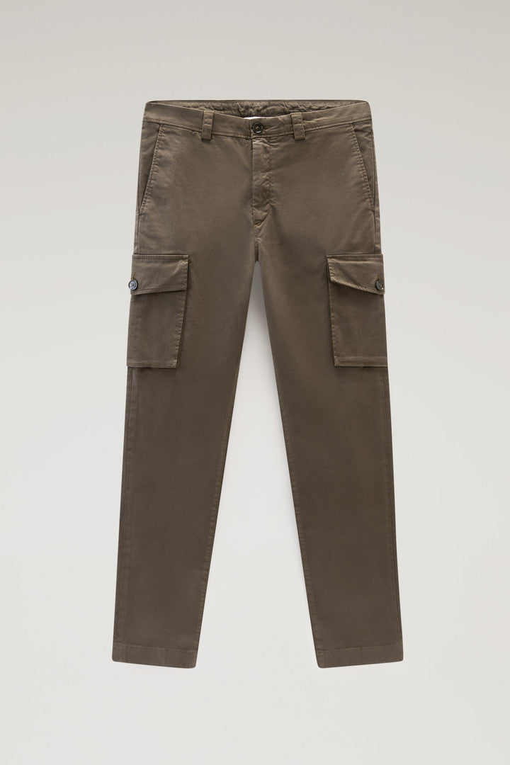 Garment-Dyed Cargo Pants in Stretch Cotton Twill (Dark Green) - Detail View 1