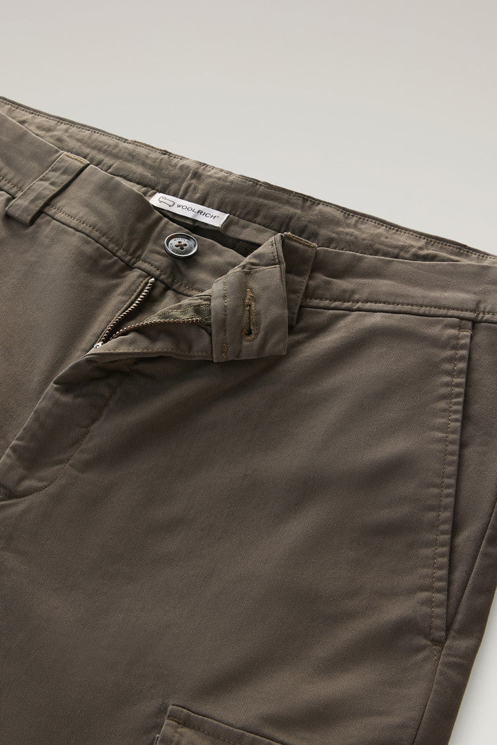 Garment-Dyed Cargo Pants in Stretch Cotton Twill (Dark Green) - Detail View 2