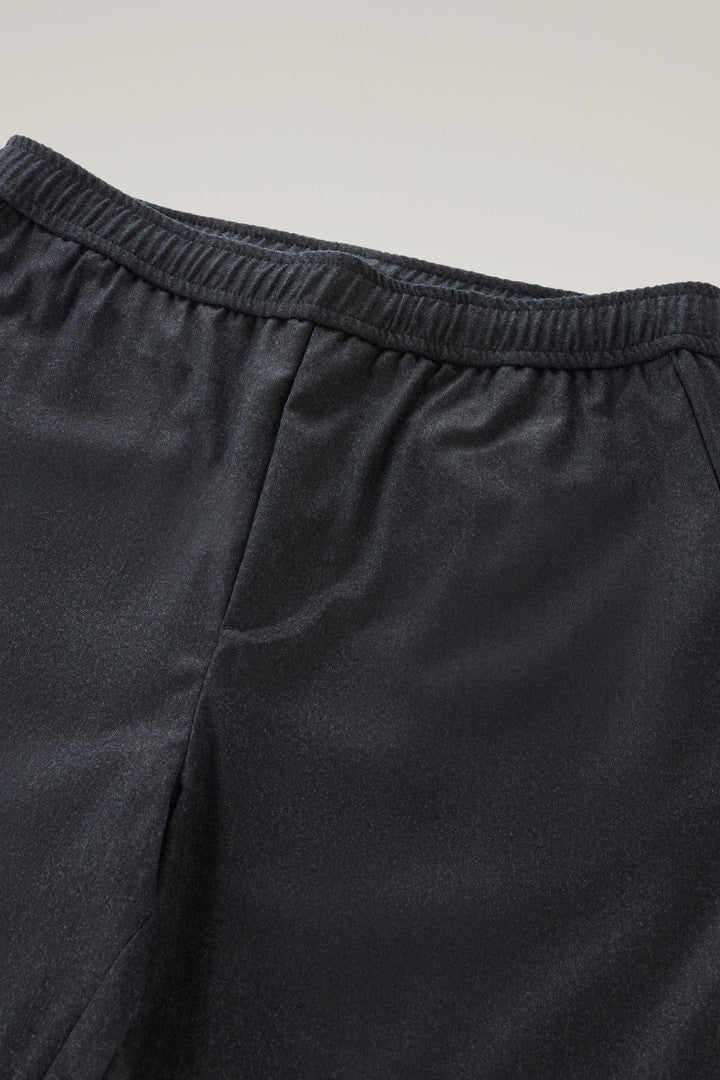 Pants in Vitale Barberis Canonico Virgin Wool Flannel (Charcoal Melange) - Detail View 2