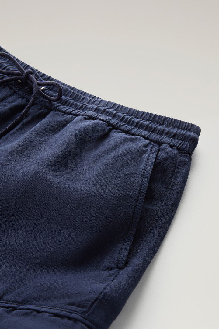 Garment Dyed Cargo Pants in Cotton-linen Blend (Maritime Blue) - Detail View 5