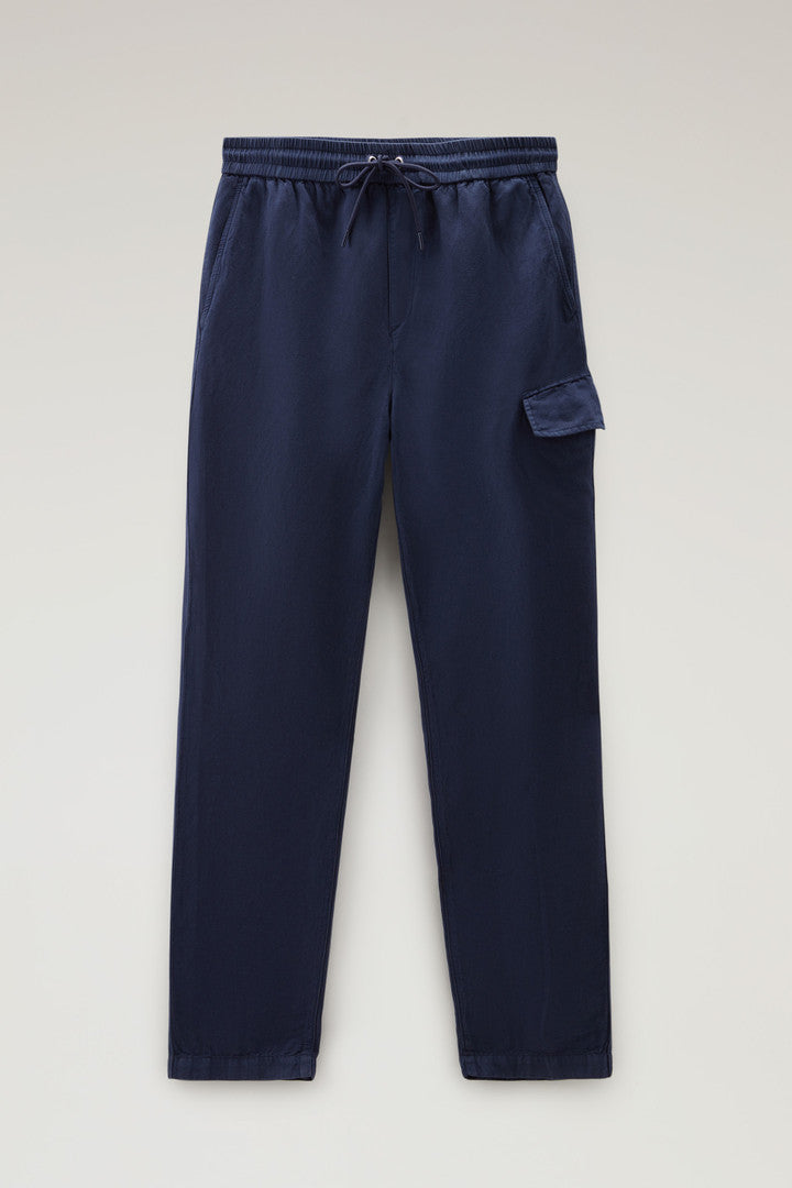 Garment Dyed Cargo Pants in Cotton-linen Blend (Maritime Blue) - Detail View 4