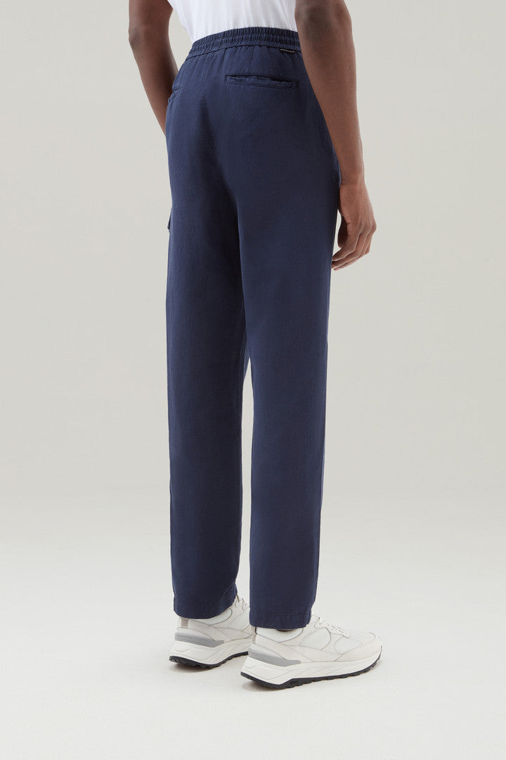 Garment Dyed Cargo Pants in Cotton-linen Blend (Maritime Blue) - Detail View 3