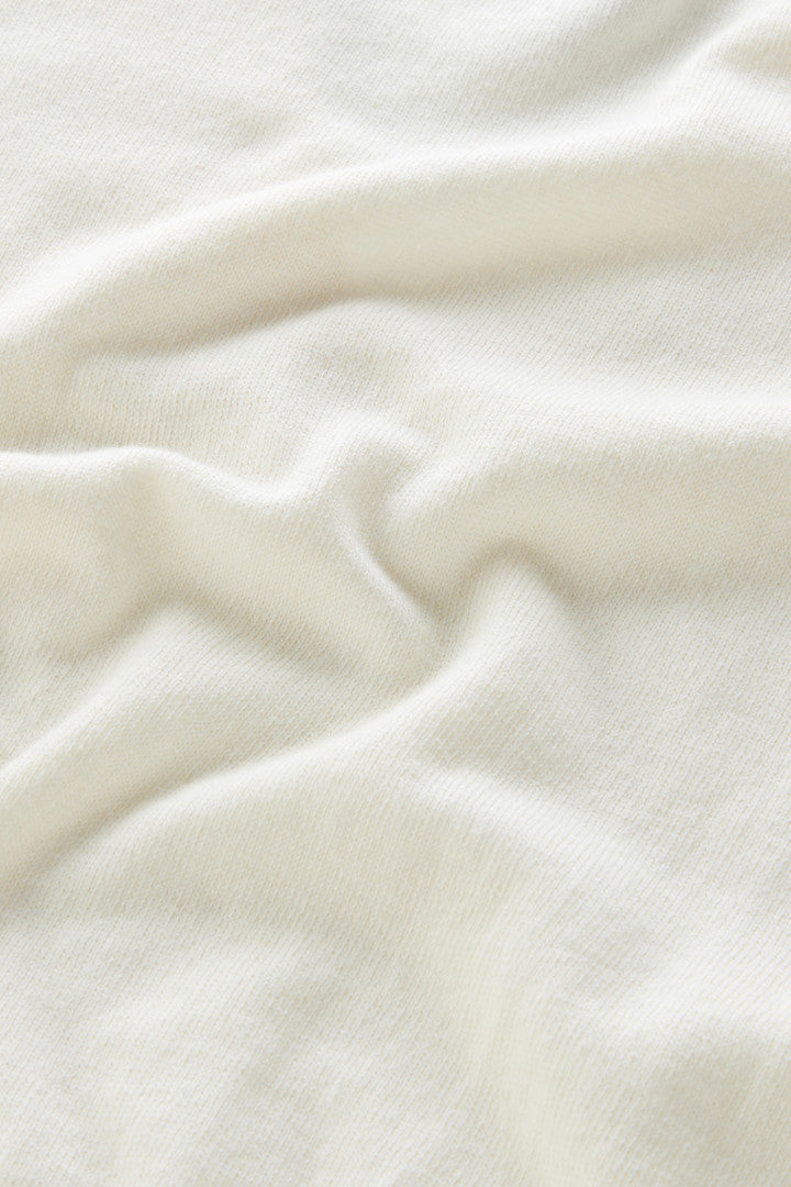 V-Neck Sweater in Cotton and Cashmere (Sage) - Detail View 4