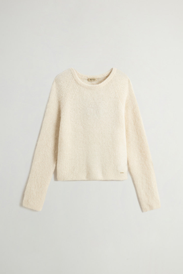 Garment-Dyed Crewneck Sweater in Alpaca and Wool Blend (Soft Violet) - Detail View 6