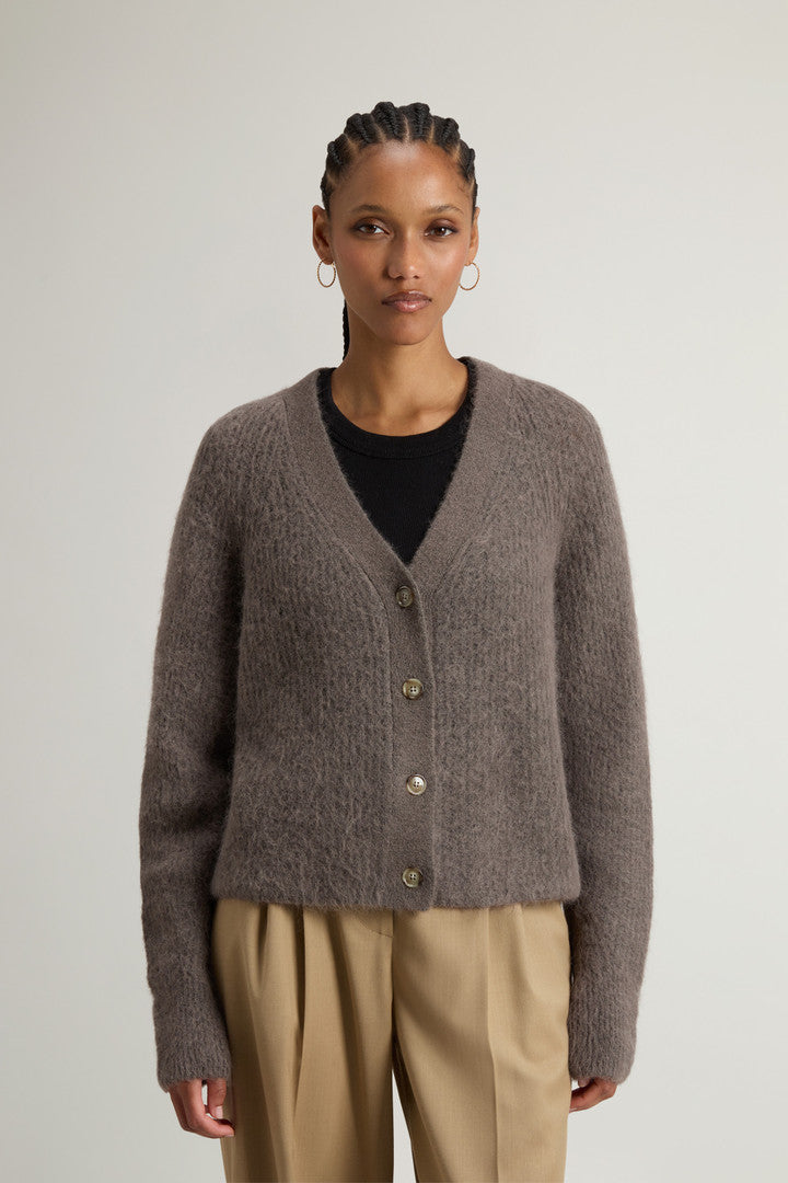 Garment-Dyed Cardigan in Alpaca and Wool Blend (Off Taupe) - Detail View 1