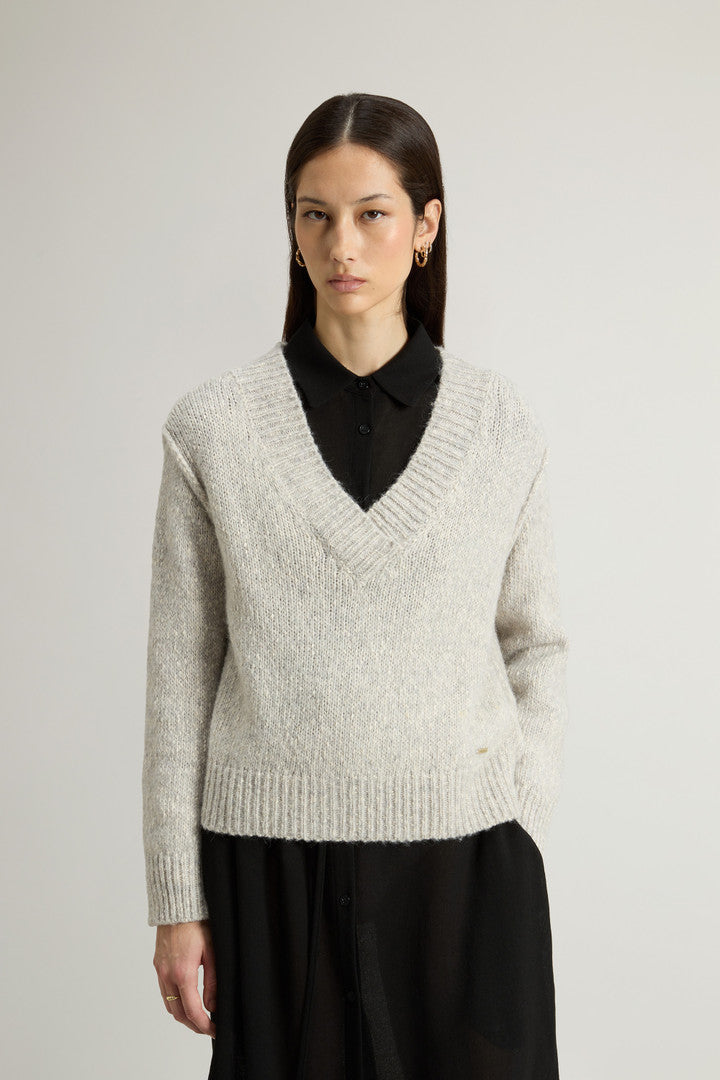 Sweater in Cotton, Alpaca and Wool Blend (Light Grey Melange) - Detail View 1