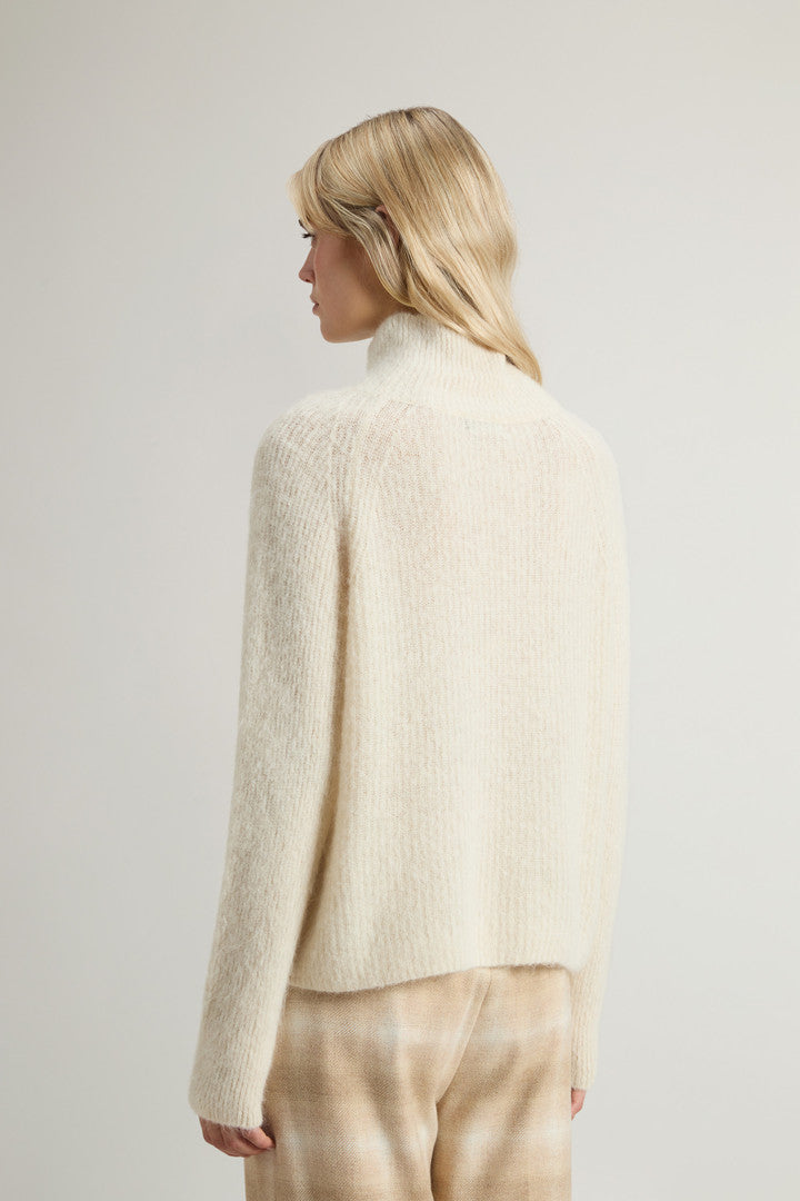 Turtleneck Alpaca- and Wool-Blend Sweater (Soft Violet) - Detail View 3