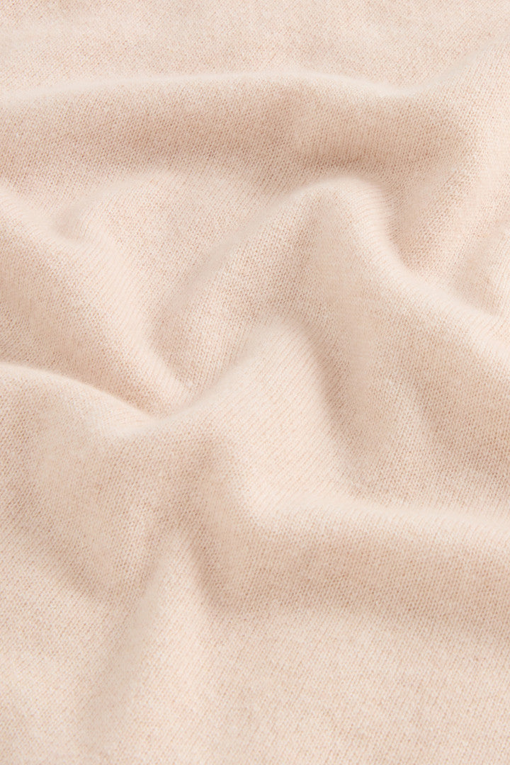 Crewneck Sweater in Virgin Wool and Cashmere Blend (Black) - Detail View 6