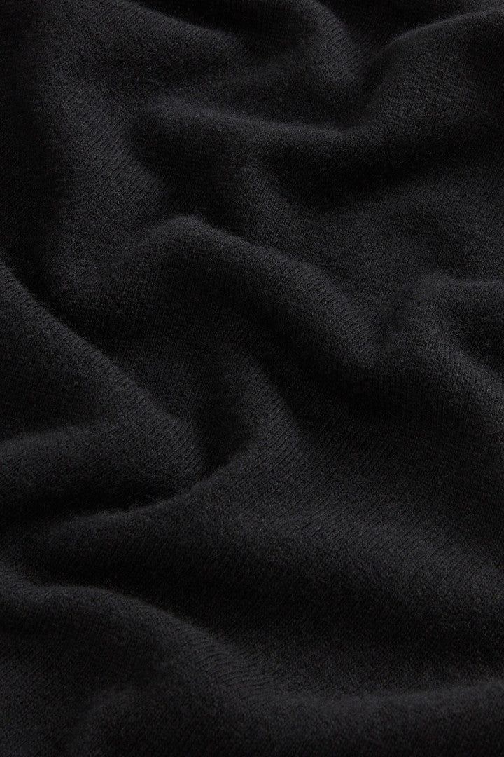 Turtleneck Sweater in Virgin Wool and Cashmere Blend (Black) - Detail View 5