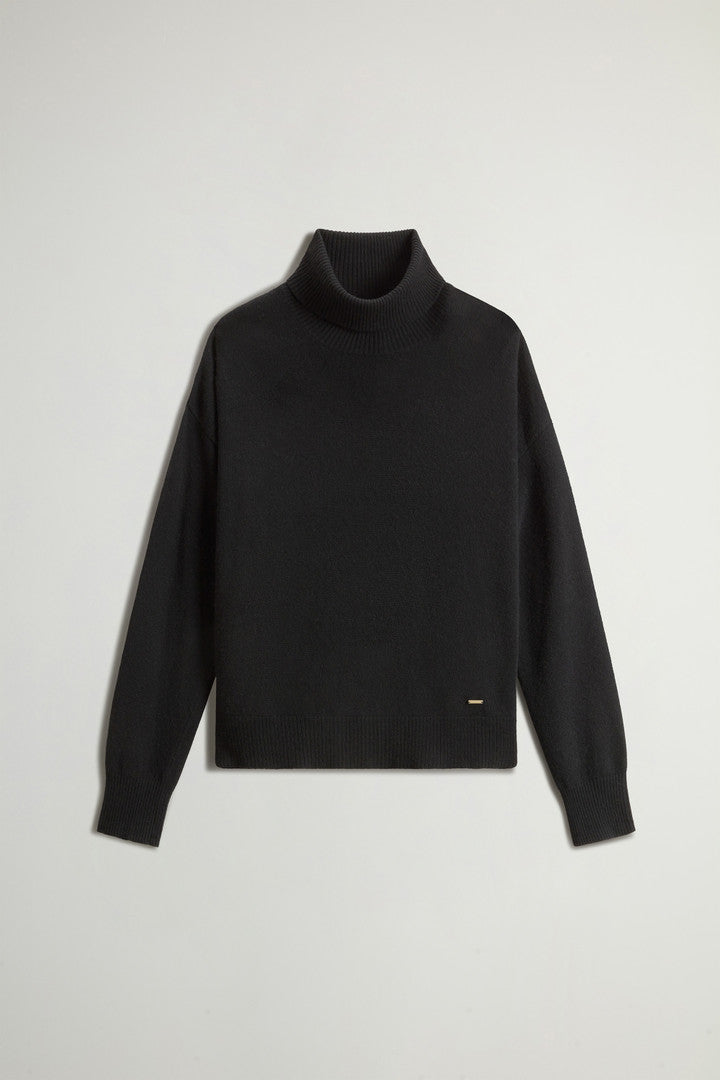 Turtleneck Sweater in Virgin Wool and Cashmere Blend (Black) - Main View