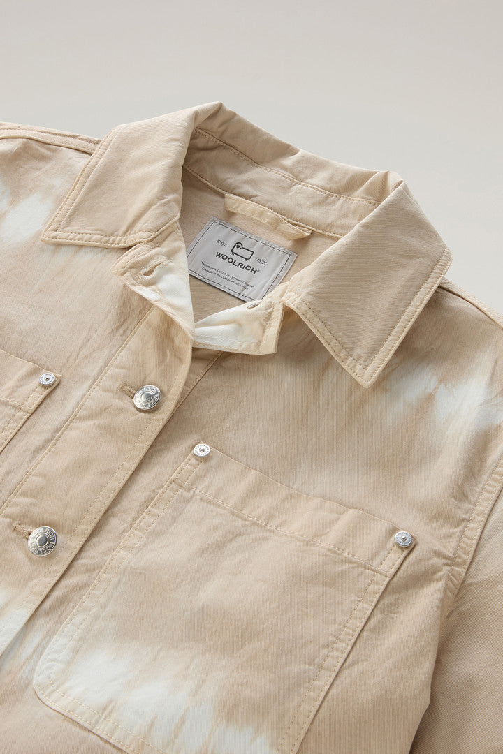 Garment-Dyed Overshirt in Stretch Cotton Twill (Light Oak) - Detail View 1