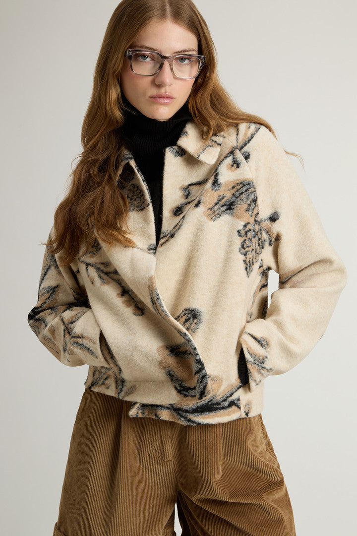 Overshirt in Italian Wool-Blend with Floral Pattern (Cream Foliage) - Detail View 4