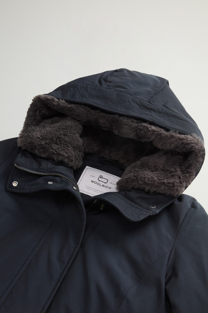 Boulder Parka in Ramar Cloth with Hood and Detachable Faux Fur Trim (Dark Navy) - Detail View 5