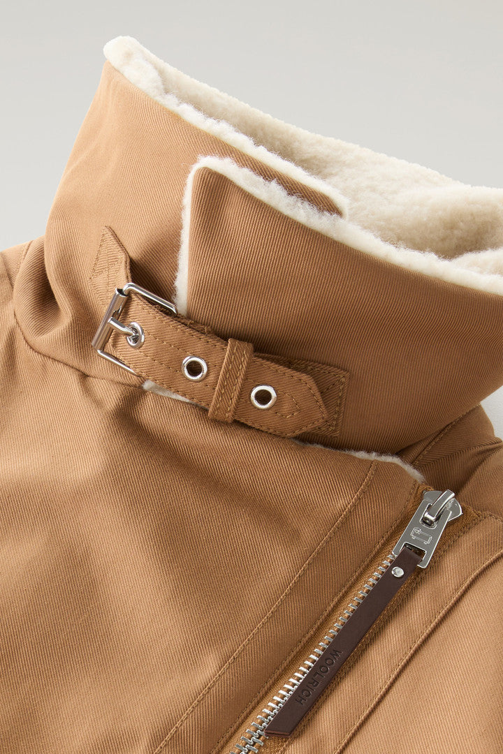 Aviator Jacket with collar in Sherpa Wool Blend (Dark Camel) - Detail View 2