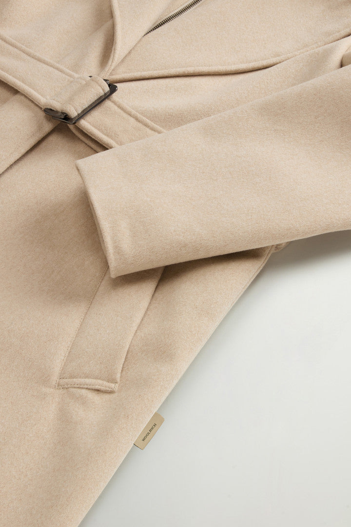 Coat in Pure Virgin Italian Wool Crafted Using a Loro Piana Fabric (Oxford Tan) - Detail View 6