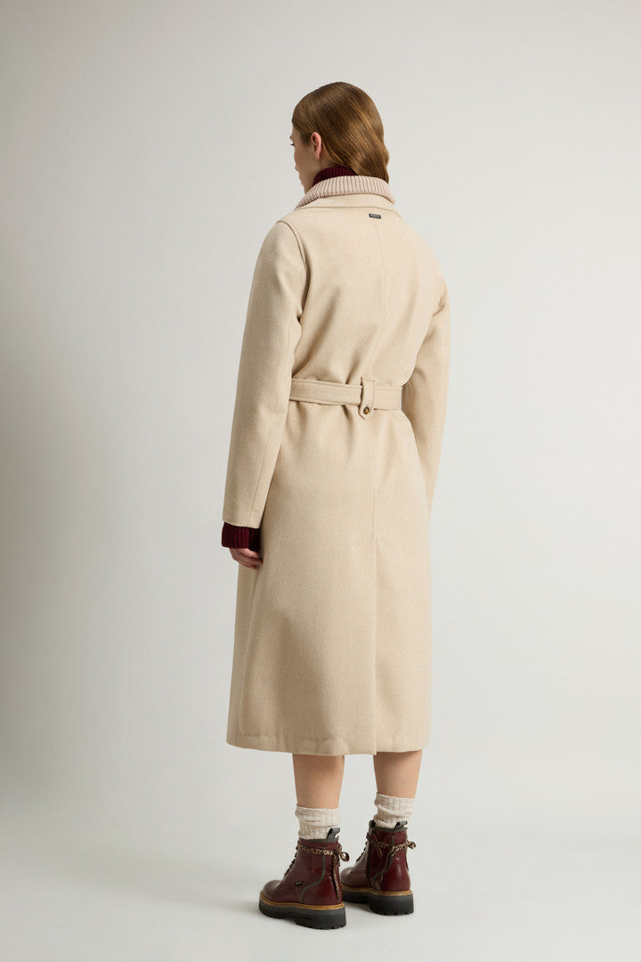 Coat in Pure Virgin Italian Wool Crafted Using a Loro Piana Fabric (Oxford Tan) - Detail View 3