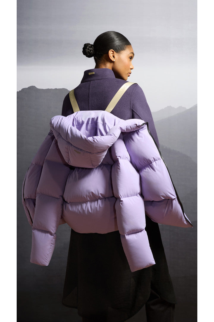 Cloud Down Jacket in Stretch Nylon with Matte Finish (Chinois Green) - Detail View 9