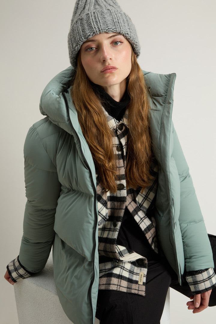 Cloud Down Jacket in Stretch Nylon with Matte Finish (Chinois Green) - Detail View 3