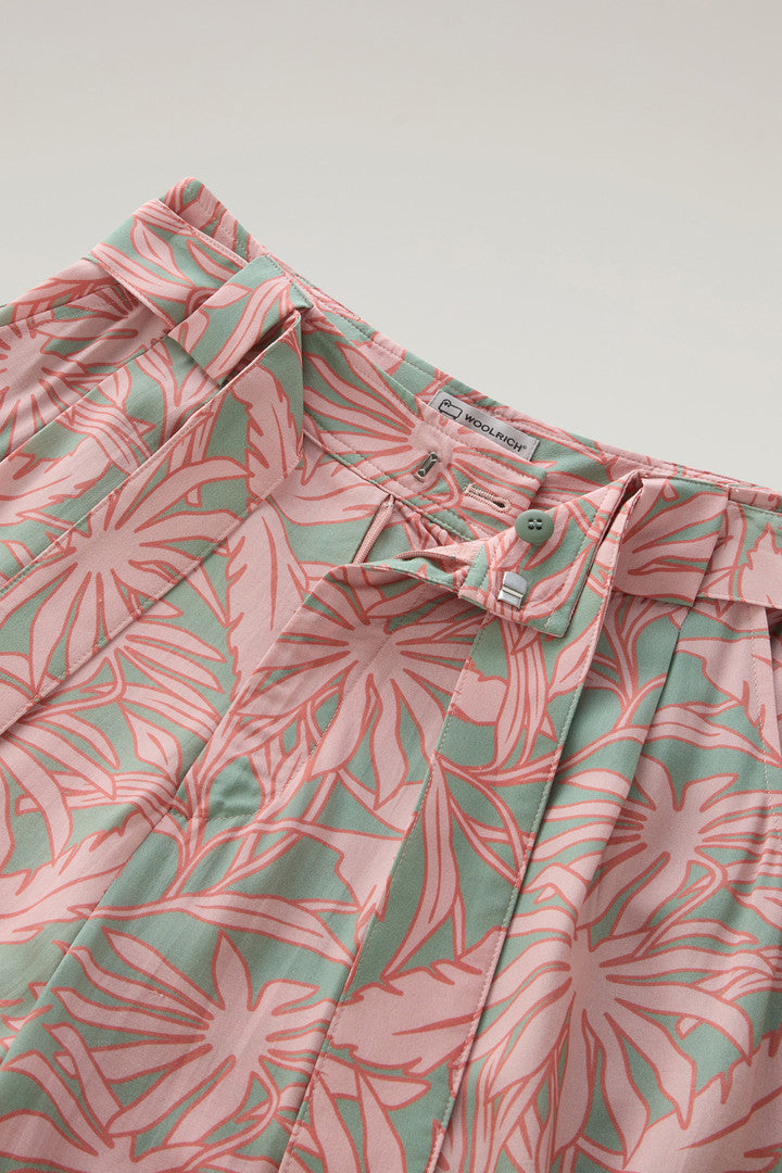 Shorts with a Tropical Print (Coral Sand Flower) - Detail View 1