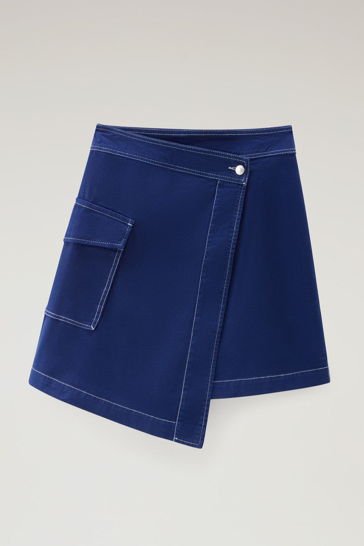 Garment-Dyed Wrap Cargo Skirt in Cotton Twill (Plaster White) - Detail View 4