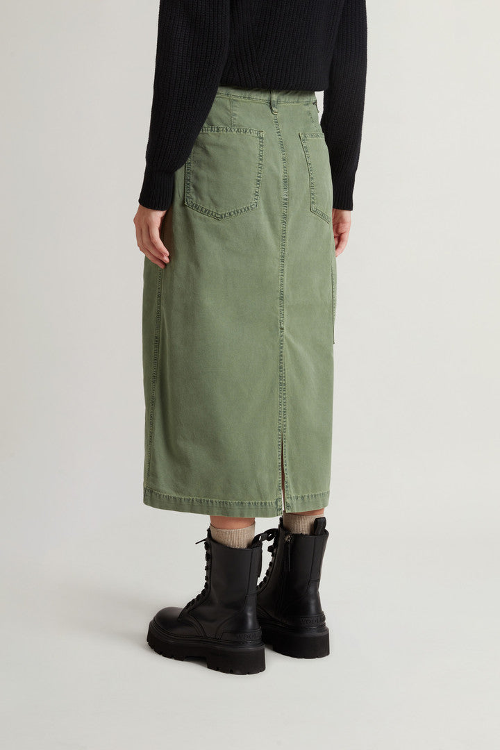 Garment-Dyed Midi Skirt in Stretch Cotton (Loden Green) - Detail View 3
