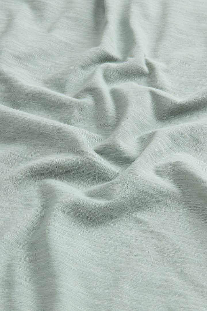 T-Shirt in Pure Cotton Slub Fabric (Dream Blue) - Detail View 8