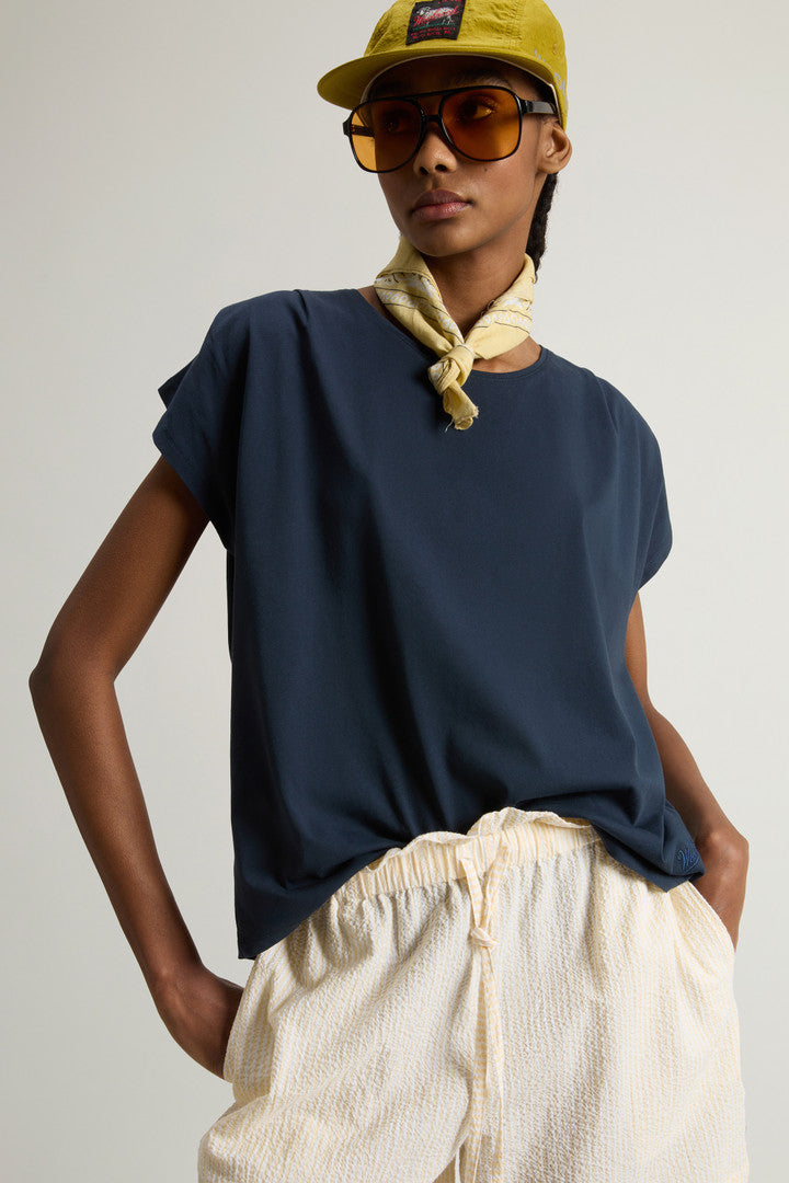 T-Shirt in Pure Pima Cotton (Melton Blue) - Detail View 4